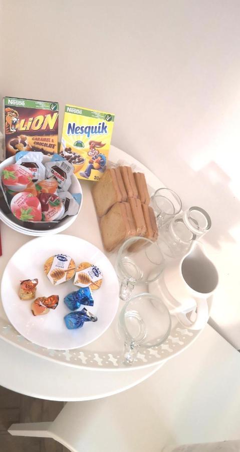 Domus Luigi Leone Acomodação com café da manhã Nápoles Quarto foto